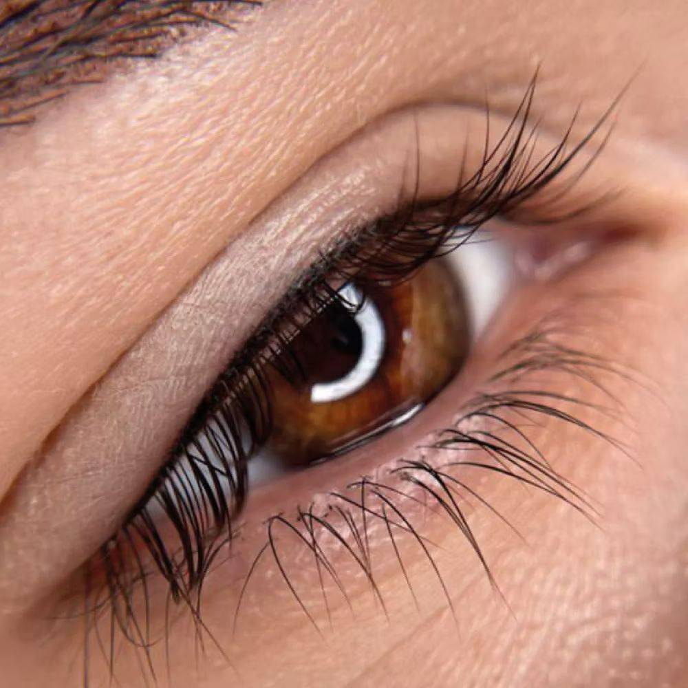 dermopigmentation pour un eye liner semain permanent à toulon