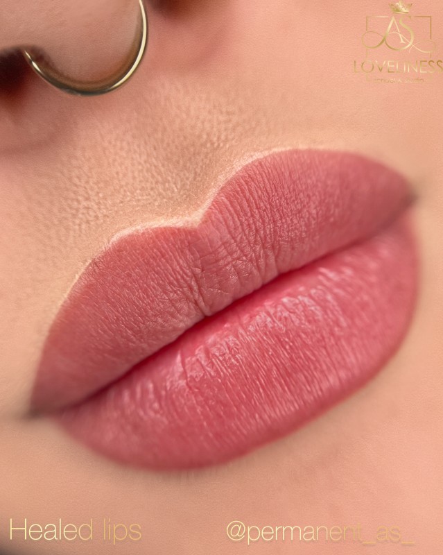 full lips effet démonstation des pigments de maquillage permanet as pigments france  blacklinestudio pigmentsetco