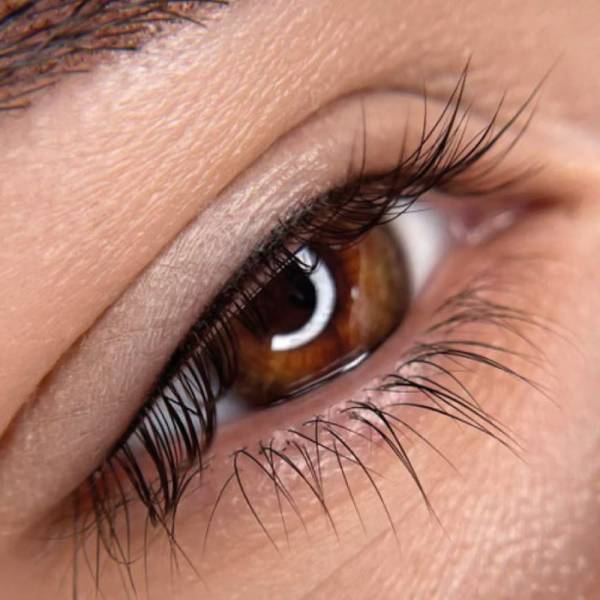 dermopigmentation pour un eye liner semain permanent à toulon