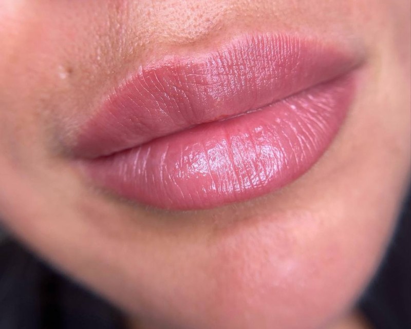 Maquillage permanent : Sublimez vos lèvres avec la dermopigmentation à La Ciotat